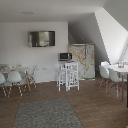 Autentic Adorabil Apartment Albestii Paminteni Exterior foto