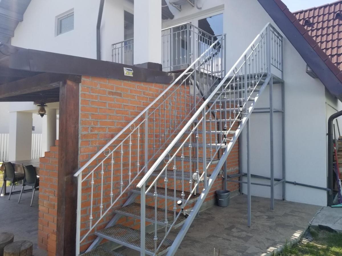 Autentic Adorabil Apartment Albestii Paminteni Exterior foto